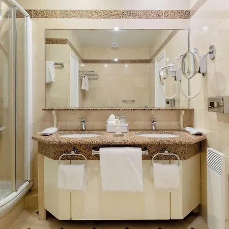 Du Palais Biarritz, In The Unbound Collection By Hyatt 5* Biarritz